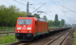 DB Cargo AG [D] mit  185 272-2  [NVR-Nummer: 91 80 6185 272-2 D-DB] Güterzug Drehgestell-Flachwagen (leer) am 11.06.20 Bf.