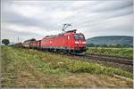 185 194-8 ist mit seinen gemischten Güterzug am 16.09.2020 bei Himmelstadt zu sehen.