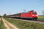 Mit dem  Redbull -Zug GK 49051 (Hamburg-Waltershof Mühlenwerder - Buchs SG) fuhr am Nachmittag des 22.04.2020 die 185 128-6 südlich von Buggingen über die Rheintalbahn in Richtung