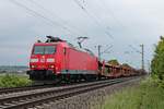 Mit dem EZ 44616 (Basel SBB RB - Mannheim Rbf) fuhr am Nachmittag des 14.05.2020 die 185 036-1 nördlich von Hügelheim über die KBS 702 durchs Rheintal in Richtung Freiburg (Breisgau).