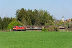 185 394 mit einem gemischten Güterzug bei Seubersdorf Richtung Nürnberg, 23.04.2020