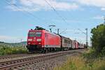 Am späten Nachmittag des 08.07.2020 fuhr 185 123-7 mit dem EZ 45000 (Chiasso Smistamento - Mannheim Rbf) nördlich von Hügelheim durchs Rheintal in Richtung Buggingen.
