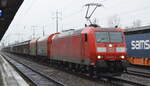 DB Cargo AG [D] mit  185 072-6  [NVR-Nummer: 91 80 6185 072-6 D-DB] und gemischtem Güterzug Richtung Ziltendorf EKO am 26.01.22 Durchfahrt Bf.