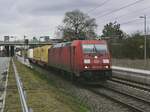 Mit einem DHL-Containerzug am Haken konnte ich die 185 231-8 gen Süden fahrend in Weinheim Sulzbach ablichten am Dienstag den 22.02.2022