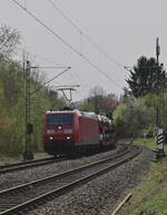 185 062-7 mit dem Mittags-Audizug in Neckargerach am 13.4.2022
