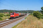 185 189 DB Cargo mit einem Kesselwagenzug bei Oberdachstetten Richtung Würzburg, 06.08.2020
