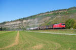 185 062 DB Cargo mit einem gemischten Güterzug bei Thüngersheim Richtung Würzburg, 09.09.2020