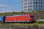 DB Lok 185 104-7 durchfährt am 06.07.2022 den Bahnhof Pratteln.