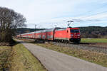 185 215 DB Cargo mit einem Autotransportzug bei Pölling Richtung Regensburg, 04.02.2021