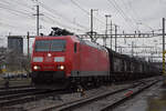 DB Lok 185 130-2 durchfährt am 02.02.2023 den Bahnhof Pratteln.
