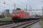 DB Lok 185 108-8 durchfährt am 12.04.2023 den Bahnhof Pratteln.