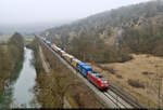 KLV-Zug mit 185 014-8 unterwegs im nebligen Altmühltal bei Dollnstein Richtung Ingolstadt.

🧰 DB Cargo
🕓 15.2.2023 | 11:05 Uhr