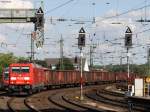 185 255 mit einem Güterzug nach Aachen-West bei der Durchfahrt von Aachen Hbf 22.8.09