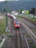 Ein BR 185 mit gemischten Güterzug in Neckargemünd Bhf am 21.05.11