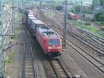 185 192 von Railion verlässt mit dem LKW-Walter KV den Güterbahnhof Saalfeld(S) Richtung Jena.