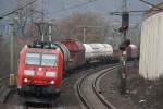 Die 185 018 fuhr am 28.1.12 mit einem gemischten Güterzug durch Leutesdorf.