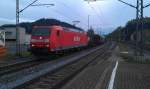 185 199 trifft am 06.05.2012 mit einem gemischten Güterzug in Pressig-Rothenkirchen ein.