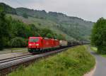 185 225 + 185 xxx mit einem Güterzug am 02.06.2012 bei Gambach.