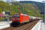 Die 185 181-5 (eine Bombardier TRAXX F140 AC 1) der DB Schenker Rail zieht am 04.05.2013 einen Kesselwagenzug durch den Bahnhof Kirchen/Sieg in Richtung Siegen.