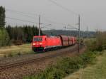 Die 185 383 mit einem Erzzug am 05.04.2014 unterwegs bei Pöndorf.