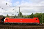 185 339-9 DB fährt mit einem langen Kohlenzug aus Gent-Zeehaven(B) nach Garching(D),  bei der Ausfahrt aus Aachen-West und fährt in Richtung Aachen-Schanz,Aachen-Hbf,Köln.