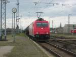 Am 26.10.2014 kam 185 587 mit einem Kessel/Kohlezug durch Stendal und fuhr weiter in Richtung Magdeburg.