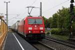 Am 18.04.2014 fuhr 185 231-8 mit einem DB Schenker-KLV durch den Bahnhof von Müllheim (Baden) gen Schweiz.