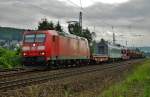 185 053-6 ist am 10.06.15 mit einen Güterzug bei Fulda/Götzenhof zu sehen.