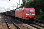 185 200-3 fuhr am 13.08.2014 mit einem Redbull-Zug aus Bludenz (A) durch Hamburg Harburg gen Hafen.