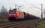 185 182 rollte mit einem gemischten Güterzug am 15.12.15 durch Greppin Richtung Dessau.