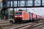 Der freundlche Lokführer - 185 120-3 DB mit Containerzug  Winner Spedition  - Bahnhof Mainz-Bischofsheim - 12.06.2015