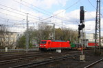 185 284-7 DB kommt aus Richtung Köln,Aachen-Hbf,Aachen-Schanz mit einem Containerzug aus Gallarate(I) nach Zeebrugge(B) und fährt in Aachen-West ein.