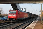 185 125-2 am 13.03.2015 bei der Durchfahrt mit einem gemischten Güterzug in Orschweier in Richtung Freiburg.