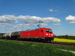 DB Cargo 185 210-0 mit Kesselwagen am 04.05.16 bei Walluf