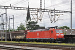 DB Lok 185 107-0 durchfährt den Bahnhof Pratteln.