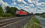 185 315-9 ist mit einen gemischten Güterzug am 09.08.16 bei Thüngersheim zu sehen.