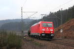 185 221-9 DB Cargo bei Steinbach im Frankenwald am 16.12.2016.
