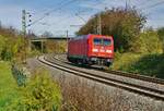 185 343 ist am 25.10.2017 auf der Gäubahn kurz nach Herrenberg solo in Richtung Böblingen.