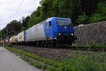 Die 185 528-7 zu sehen am 11.05.19 kurz nach der Ausfahrt aus dem Bahnhof Kufstein in Richtung München.