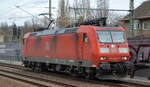 DB Cargo Deutschland AG [D] mit  185 145-0  [NVR-Nummer: 91 80 6185 145-0 D-DB] am 30.03.22 Berlin Blankenburg.