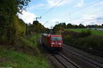 Nach erledigter Arbeit rollt sich 185 294-6 wieder in Richtung Geislingen und wartet auf den nächsten Güterzug zum Nachschieben. 03.10.2022