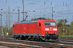 DB Lok 185 174-0 durchfährt am 07.10.2022 solo den badischen Bahnhof.