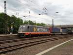 Hectorrail 241.009 (185 xxx) mit KLV Zug am 06.05.17 in Mainz Bischofsheim von einen Gehweg aus fotografiert