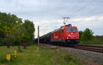 185 587 der Rheincargo führte am 03.05.20 einen Kesselwagenzug durch Greppin Richtung Bitterfeld.