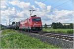 185 584-0 ist am 22.07.2020 in Friedland mit einen Kesselzug in Richtung Göttingen unterwegs.