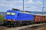 Rübenverkehr am 21.09.2020 in Brugg AG: 185 596-4 läuft kalt am Schluss des voll beladenen Zuges mit den beiden Zugloks EDG 446 015 und 017 mit.