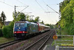 Am Abend des 6.7.2022 ist die HSL 185 601-2 mit ihrem RE10a Ersatzzug bei Offenau gen Heilbronn Hbf fahrend mit etwas Verspätung unterwegs.