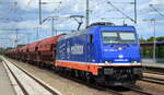 Raildox GmbH & Co. KG, Erfurt [D] mit ihrer  185 409-0  [NVR-Nummer: 91 80 6185 409-0 D-RDX] und einem Ganzzug Schüttgutwagen mit Schwenkdach (Düngemittel) am 22.08.22 Durchfahrt Bahnhof Golm.