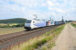 Die Lokomotion Maschinen 185-663 und 185-665 ziehen einen KLV Zug in Richtung Norden. Aufgenommen am 28.08.2022 in der Nähe von Treuchtlingen