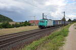ATLU 185-576-6 ist mit einem KLV-Zug in Richtung Ansbach unterwegs.